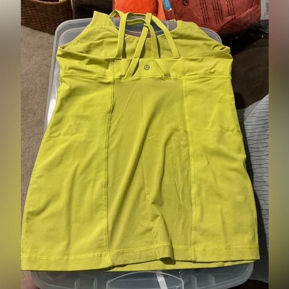 Lululemon Strappy Back Power Y Tank Top Built-In Bra Yellow Green Size 6 - Picture 3 of 4